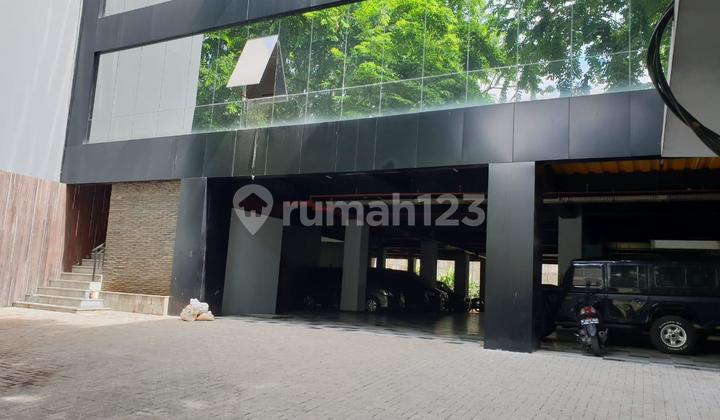 Gedung Perkantoran 7 lantai di kebon sirih jakarta pusat