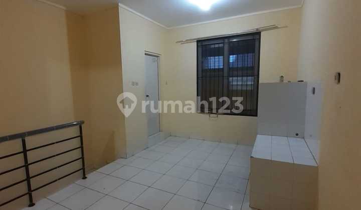 EAST-FACING STRATEGIC SHOPHOUSE JUST A STEP AWAY FROM THE STATION, IDEAL FOR BUSINESS 2