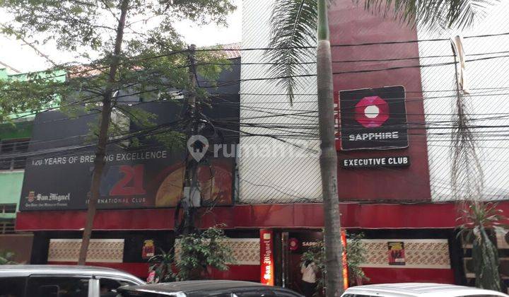 Ruko Gandeng Melawai depan pintu Blok M Square 2