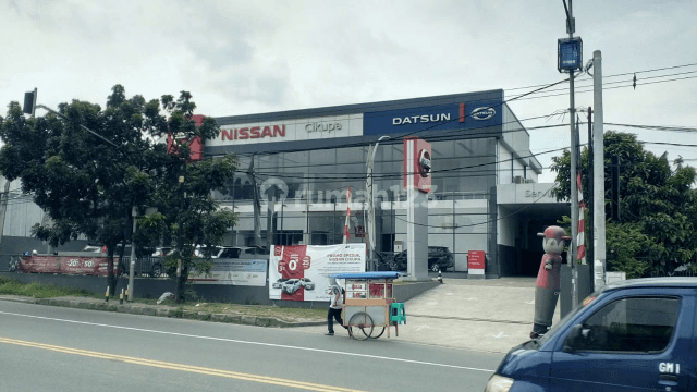 Showroom nissan lokasi prime di cikupa 1