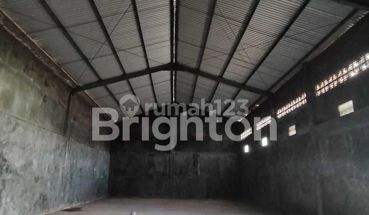 Gudang + Rumah + Kantor Di Taman Madiun Gudang + Rumah + Kantor Di Taman Madiun