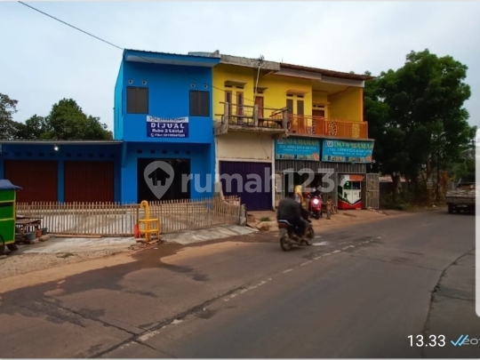 Shop house and ready-to-use commercial space. 1