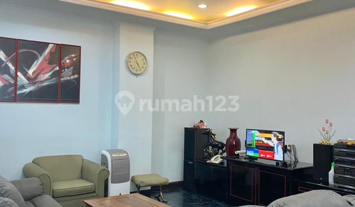 Ruko 3,5 Lantai di Ketapang, Jakarta Barat, Siap Huni. Ruko 3,5 Lantai di Ketapang, Jakarta Barat, Siap Huni.