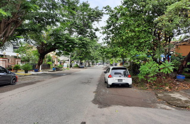 Ready-to-Use Strategic Business Space in Downtown Semarang for Sale at Pusponjolo Raya, West Semarang 2