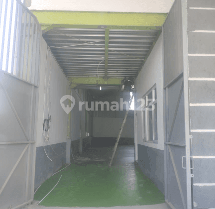 Gudang di pinggir jalan siap pakai 2
