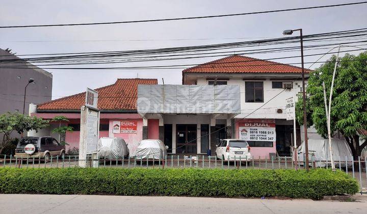 Bangunan bekas klinik dekat Cileduk 1