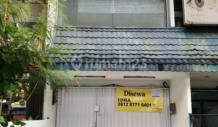 3-Storey Shop House Near MRT Cipete, Strategic Location on Fatmawati Raya 3-Storey Shop House Near MRT Cipete, Strategic Location on Fatmawati Raya