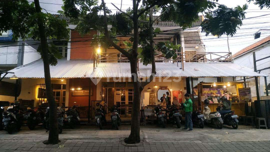 Roadside house(restaurant), Sarijadi main road.