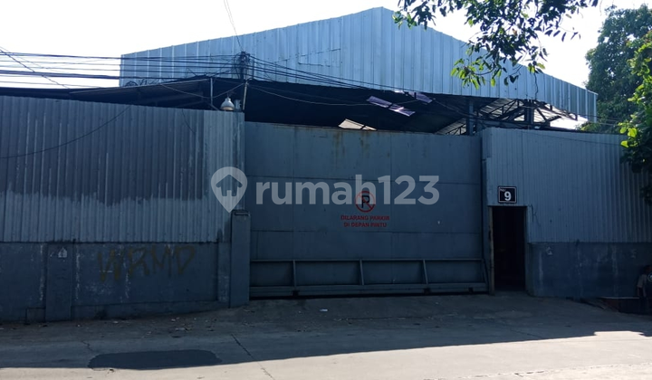 Gudang siap pakai dengan letak terstrategis Gudang siap pakai dengan letak terstrategis