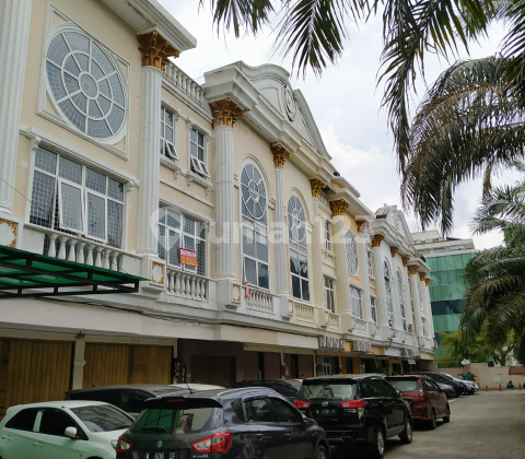 Ruko Gandeng di Komplek Ruko Crown Palace Tebet Jakarta Selatan