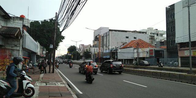 Ruko pinggir jalan di Jl. Hasyim Ashari, Petojo, Gambir. 2