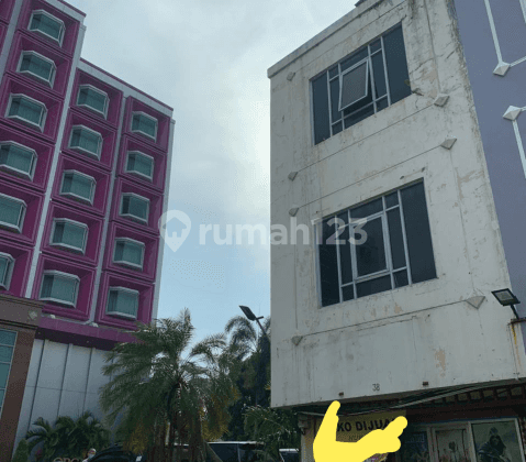 ruko 3 lantai di komplek hotel orchard Pangeran Jayakarta, Jakarta Pusat 1