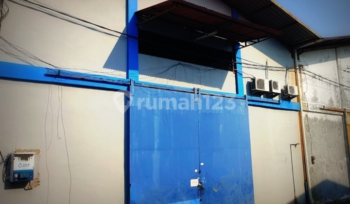 Gudang di kapuk kamal