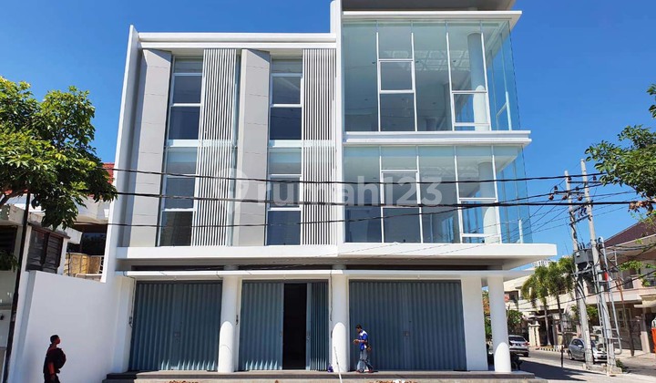 Jual Ruko 3 Lantai, Baru Gress, Lokasi Strategis Ramai, Nol Jalan Raya, Parkir Luas - TAN -