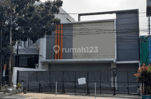 Gedung Stategis di Jalan Sunda Bandung 1