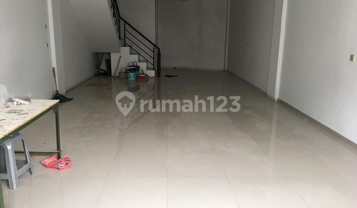 Ready-to-use Shophouse on Kopo Mas Street 2