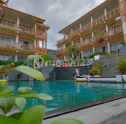 Hotel Bintang Tiga dan Showroom di Bypass Ngurah Rai Benoa 1