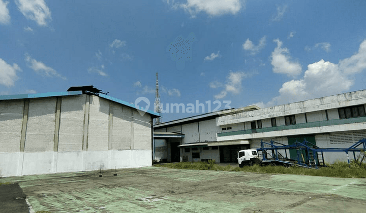 Gudang dan Kantor Show Room Di Karawang Jabar 1