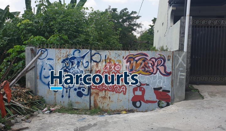 Former garment warehouse in Mojosongo Solo. Former garment warehouse in Mojosongo Solo.