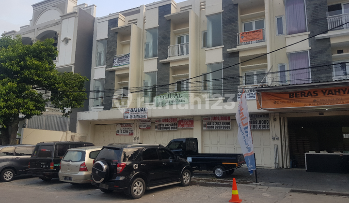 ruko bangunan baru pusat kota bandung tengah