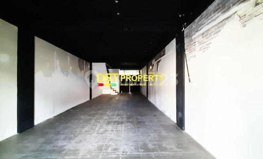 Ruko Gandeng Palm Spring Batam Centre Parkiran luas