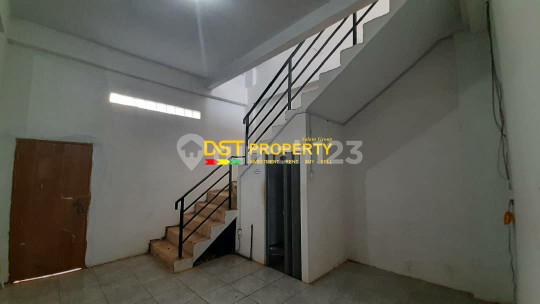 3-Unit Row Shop House, 3.5 Floors Concrete Building, Good Location 2