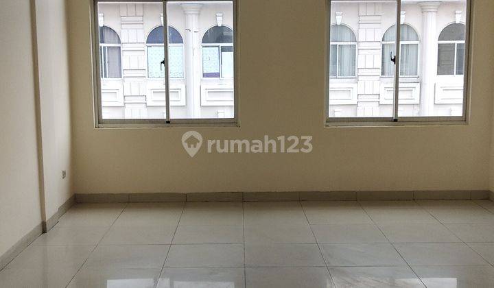 Ruko green lake city ,murah siap pakai untuk restoran  di green lake city 2