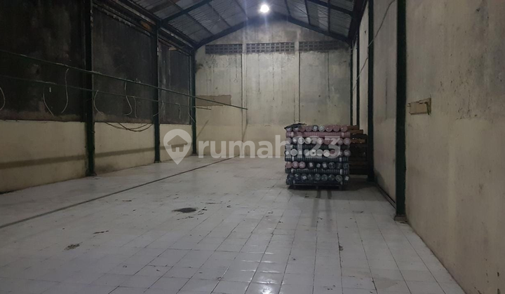 Kantor 2.5 lantai + gudang