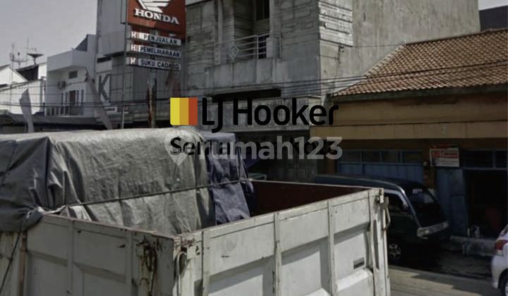 A 2.5-story shophouse in Pekalongan 1