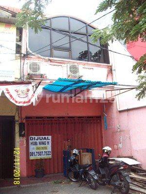 Jual Ruko 2 Lantai, Lokasi Strategis Ramai, Siap Pakai - NH/WA - 1