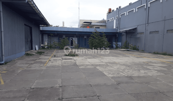 kan Gudang dan Kantor Tengah Kota 1