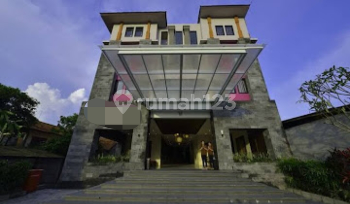Hotel Strategies Bintang 3 Raya Kuta Bali 1