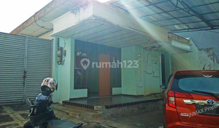 Gudang+Rumah Tinggal Siap Untuk Usaha Di Raya Bandulan,Ada 4KT+3KM...Lokasi Strategis, Lingkungan Aman Dan Nyaman..Harga Nego Pemilik 1