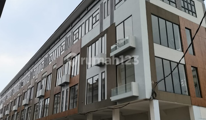 RUKO RUNGKUT MAKMUR SQUARE RUKO RUNGKUT MAKMUR SQUARE