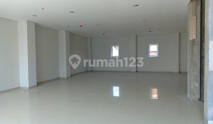 Gedung Kantor Baru 5.5 Lantai di Tebet Jakarta Selatan Gedung Kantor Baru 5.5 Lantai di Tebet Jakarta Selatan