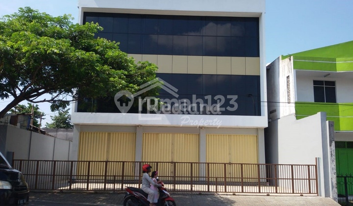 Shop House in Tentara Pelajar, Semarang (Vn 2867) 1