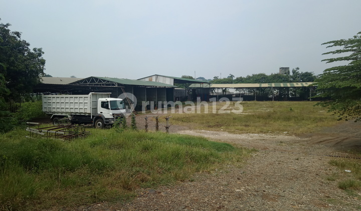 Workshop in the industrial zone