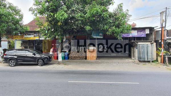 Spacious building, former building shop in the Seminyak Umalas area 1