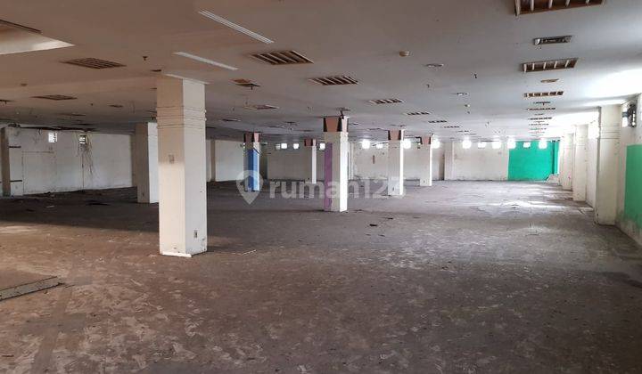 Turun Harga Jual Ngebut Bangunan Gedung Otista 2