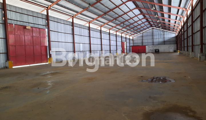 WAREHOUSE WITH CENTRAL CITY CONTAINER ACCESS WAREHOUSE WITH CENTRAL CITY CONTAINER ACCESS