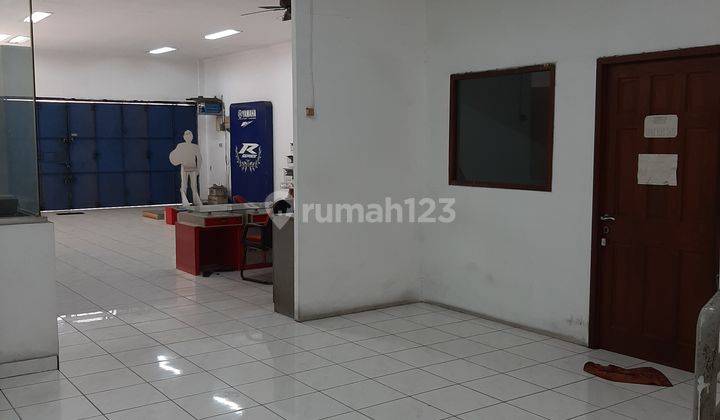 Ex Showroom Mtr Dekat Bandara Soetta Imb Komersial