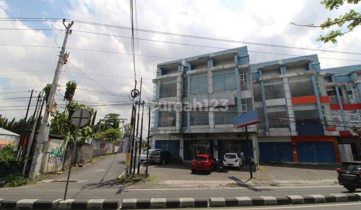 Ruko 3 Lantai Di Ring road utara dekat Pakuwon Mall 2