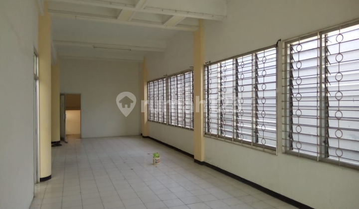 Gedung Perkantoran tengah kota Gedung Perkantoran tengah kota