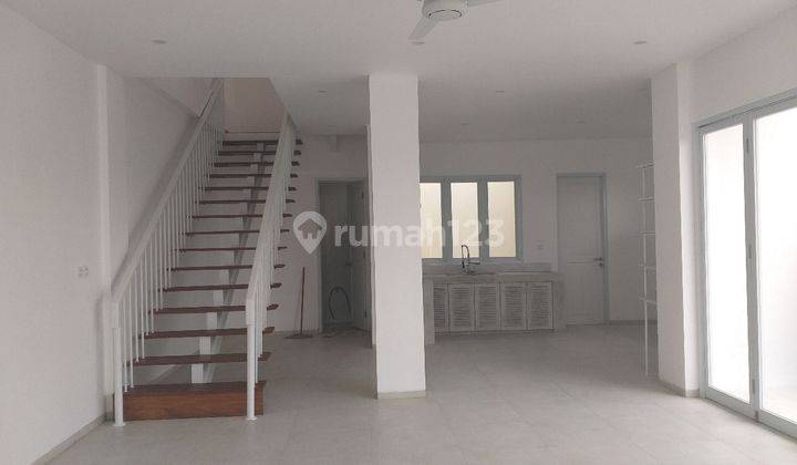 2 storey shophouse in the most sought after location in Canggu Berawa 1