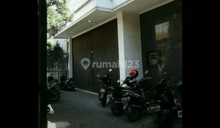 ruang usaha/kantor 10 menit dari gerbang tol pasteur Bandung 2