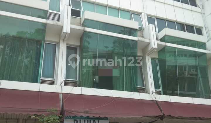 3.5 Story Shop House in Pantai Indah Kapuk 3.5 Story Shop House in Pantai Indah Kapuk