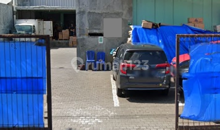 Complete warehouse with office and shop in South Jogja