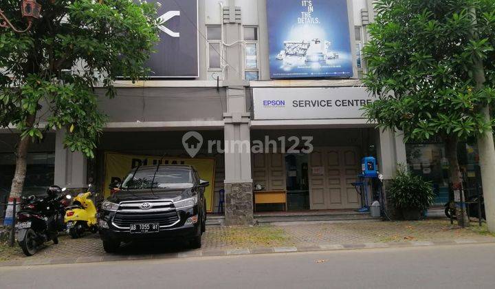 Ruko Strategis Yap Square di Yogyakarta 1