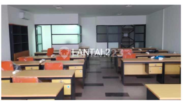 Ready-to-Use Shop House, Strategic Location on Haji Nawi Street, South Jakarta.