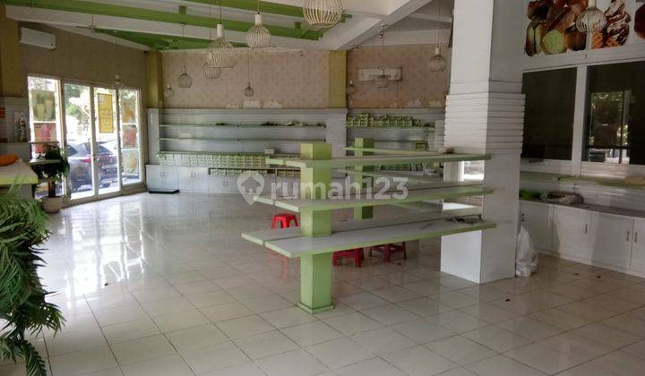 Disewakan Ruko 3 Lantai LT 180 m2 LB 540 m2 di Ruko Plaza Segi 8 Darmo Harapan 1